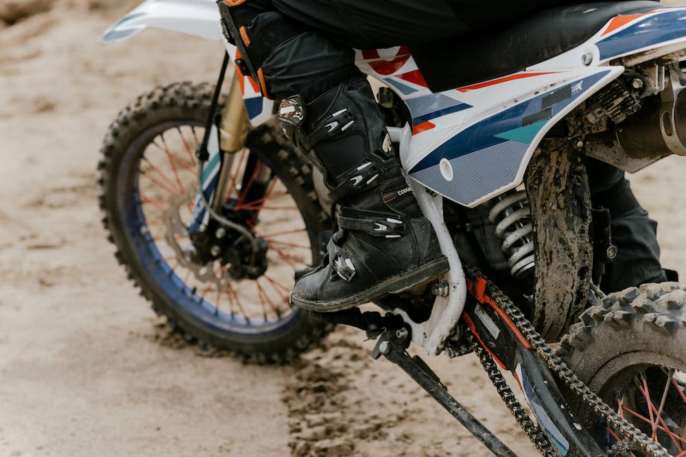 A Thrilling Adventure: Teaching Kids to Ride Dirt Bikes - Lee Motorsports