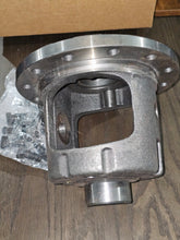 Load image into Gallery viewer, Genuine Dana Spicer Dana 60 Carrier for 4.10 &amp; Down Gear Ratios